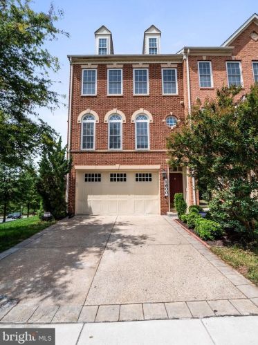 1600 Regent Manor Ct, Silver Spring, MD 20904-2270