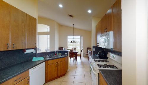 112 Berkeley Ave, Fort Pierce FL 34986-3594 exterior