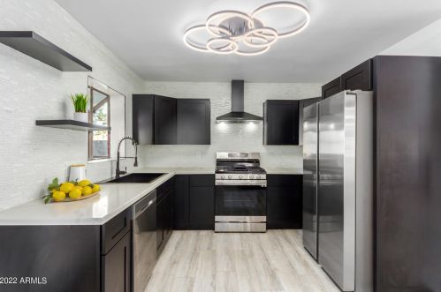 734 Carter Rd, Phoenix AZ  85042-5530 exterior