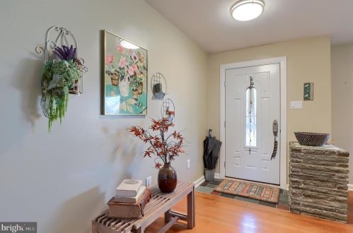 306 Blf Vw Dr, Lancaster PA 17601-4136 exterior