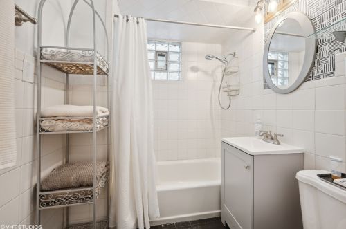 2439 Monitor Ave, Chicago IL 60639-2327 exterior