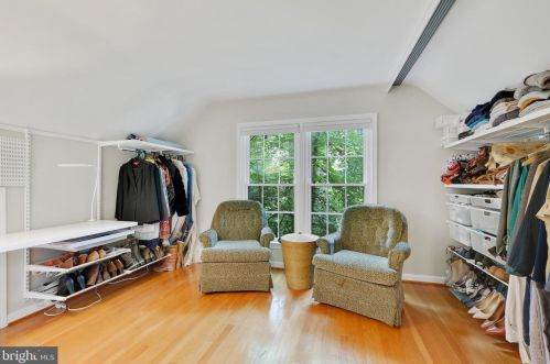 11601 Magruder Ln, Rockville MD 20852-4369 exterior