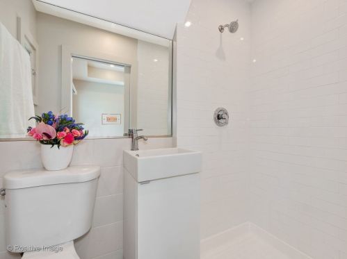 2052 Bingham St, Chicago IL  60647-4032 exterior