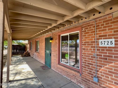 5725 34th St, Tucson, AZ 85711-6717