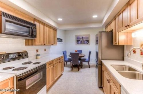 10 Madrid Dr, Tucson AZ  85704-6410 exterior