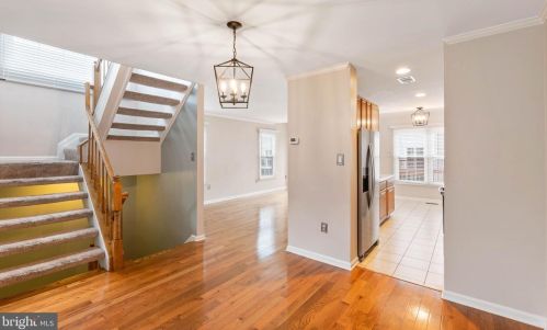 7047 Chesley Search Way, Alexandria VA 22315-4754 exterior