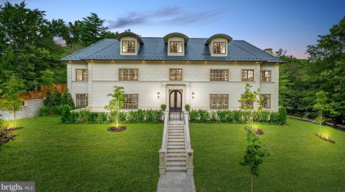 3301 Fessenden St, Washington DC  20008-2034 exterior