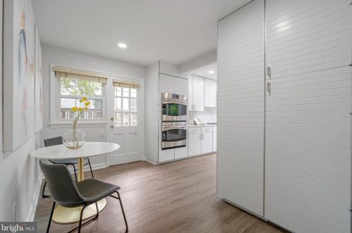 1524 Red Oak Dr, Silver Spring MD 20910-1549 exterior