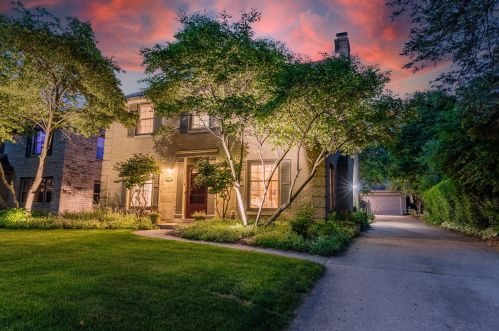 2512 97th St, Milwaukee, WI 53226-1648