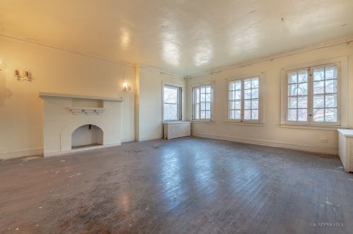 7947 Champlain Ave, Chicago, IL 60619-3007