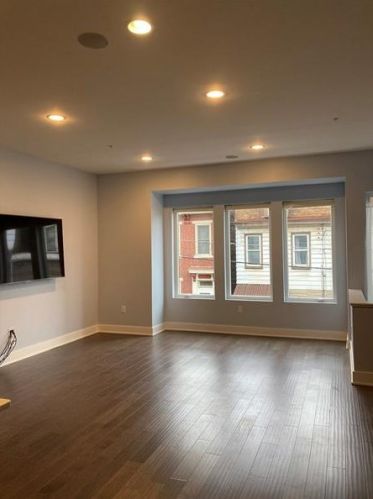 307 38 St, Pittsburgh PA 15201-1206 exterior