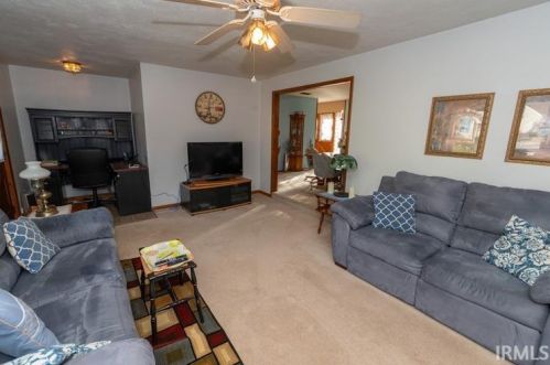 140 Manchester Dr, Mishawaka IN 46544-3526 exterior