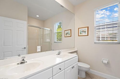 1631 Manchester Ct, Naples FL 34109-0430 exterior