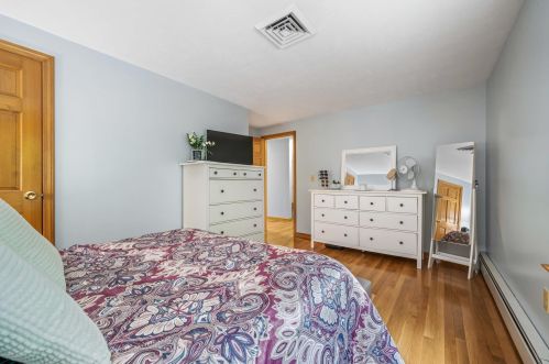 3 Arrowhead Dr, Concord NH  03304-5013 exterior