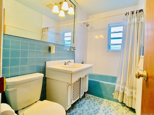 1835 Mayflower Ave, Bronx NY 10461-4007 exterior