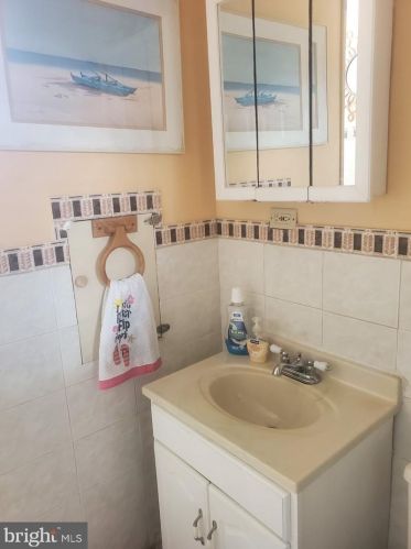 2232 5 St, Philadelphia PA 19106-3715 exterior