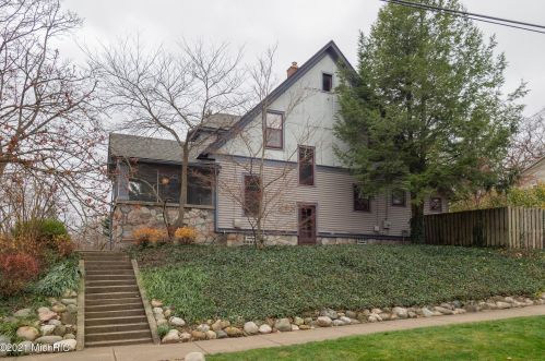 1602 Grand Ave, Kalamazoo MI 49006-4489 exterior