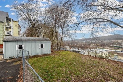 183 Caroline St, Derby CT 06418-1940 exterior