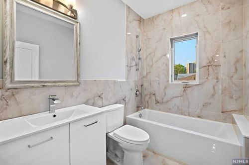 57 Lincoln Ave, Cliffside Park NJ 07010-1820 exterior