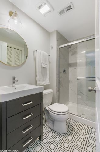 1802-A Diversey Pkwy, Chicago IL exterior