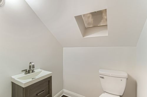 2108 1st Ave, Broadview IL 60153-3304 exterior