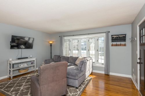 1233 Vly St, Chaska MN 55318-2425 exterior