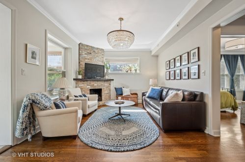 1258 Cornelia Ave, Chicago, IL 60657-1428