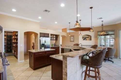 2718 Eagle Dr, Fort Pierce FL 34984-8913 exterior