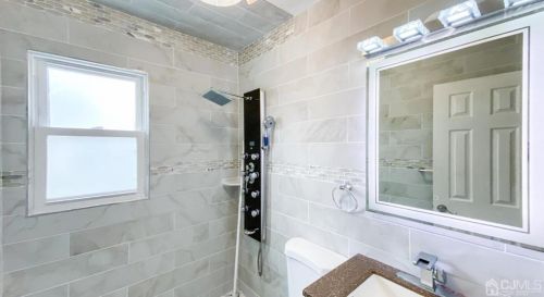 54 Morgan Dr, Edison NJ 08817-3520 exterior