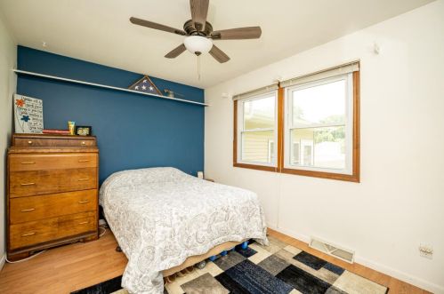 332 12 St, Plainwell MI 49080-1117 exterior