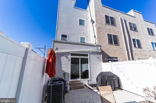 1239 17 St, Philadelphia PA 19121-5029 exterior