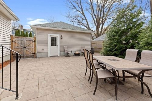 172 Middlesex St, North Andover MA 01845-3829 exterior