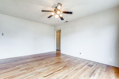 11216 Barbarosa Dr, Dallas TX  75228-2117 exterior