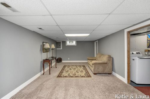 1243 Northlawn St, Grand Rapids MI 49505-3866 exterior