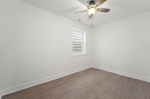 5433 Damen Ave, Chicago IL 60609-5647 exterior