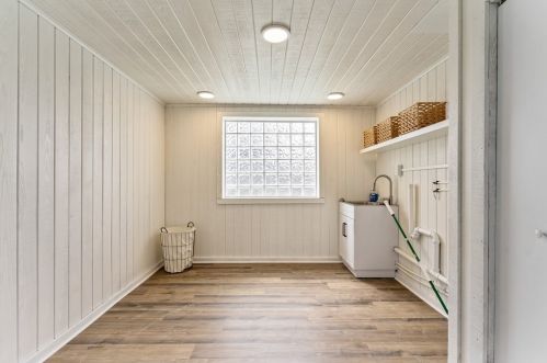 3828 Henley Dr, Pittsburgh PA  15235-5041 exterior