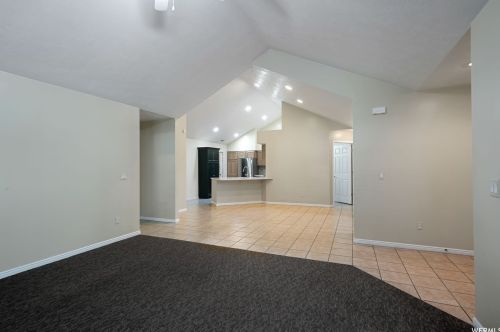 2088 Jordan Villa Dr, Taylorsville UT 84088-6703 exterior