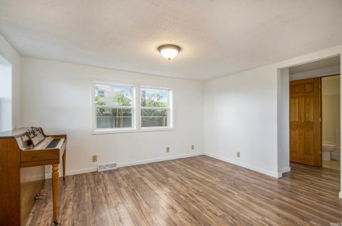 13568 Day Rd, Mishawaka IN 46545-4730 exterior