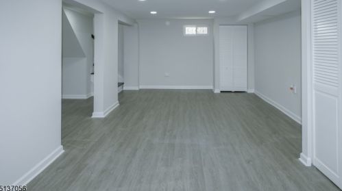 49 Woodland Ave, Whippany NJ  07981-1121 exterior