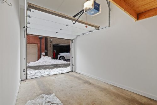 2215 Wayne Ave, Chicago IL  60614-3122 exterior