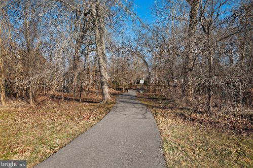 1805 Crawford Dr, Rockville MD 20851-1711 exterior