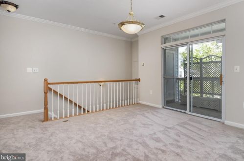 13104 Marcey Crk Rd, Herndon VA 20171-4800 exterior