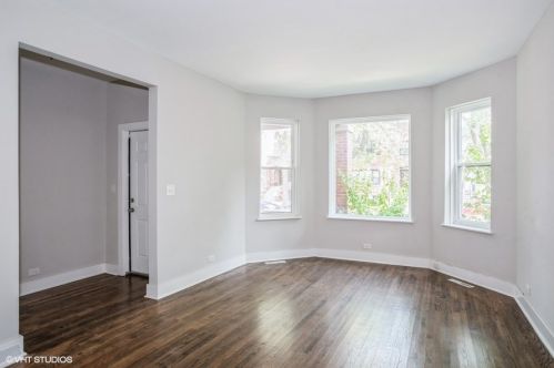 3840 Central Park Ave, Chicago, IL 60618-4103