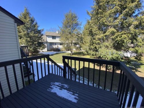 122 Oak Forest Dr, Manchester CT  06042-1970 exterior