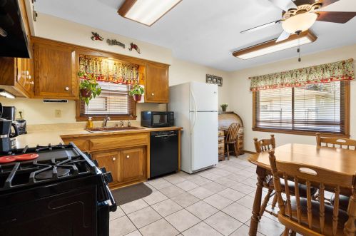 4963 19 St, Milwaukee WI 53209-5760 exterior