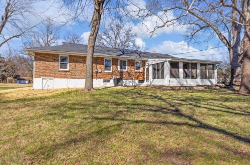 1346 Thatcher Ave, Saint Louis MO 63135-1719 exterior