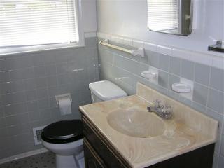 24240 Ridgedale St, Detroit MI  48237-4624 exterior