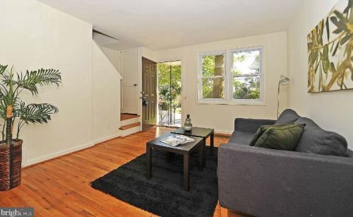 5555 Bass Pl, Washington, DC 20019-6381