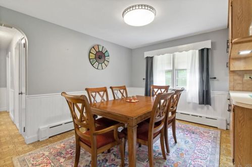 28 Bungay Ter, Seymour CT 06483-2511 exterior