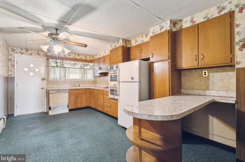 3248 Aramingo Ave, Philadelphia PA 19134-4516 exterior